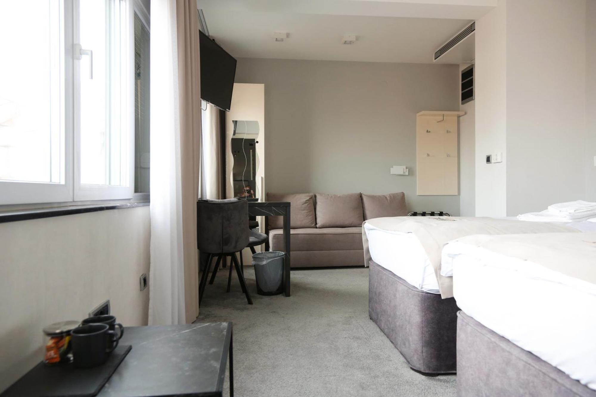 Templum Apartments - Slavija Square Belgrado Exterior foto