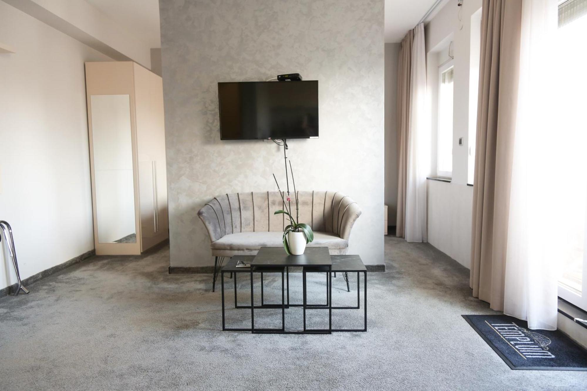Templum Apartments - Slavija Square Belgrado Exterior foto